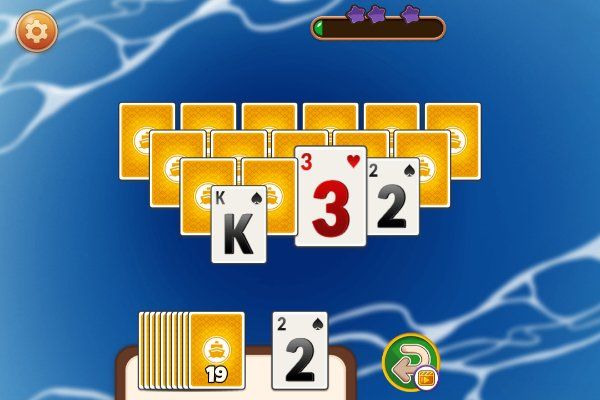 Tripeaks Solitaire Holiday 🕹️ 🃏 | Jogo de navegador de quebra-cabeças de cartas - Imagem 3